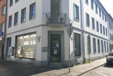 (keine Beschreibung) (keine Beschreibung)