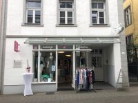 (keine Beschreibung) (keine Beschreibung)
